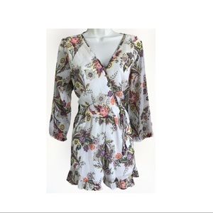 BAND OF GYPSIES- multifloral Medium short romper.
